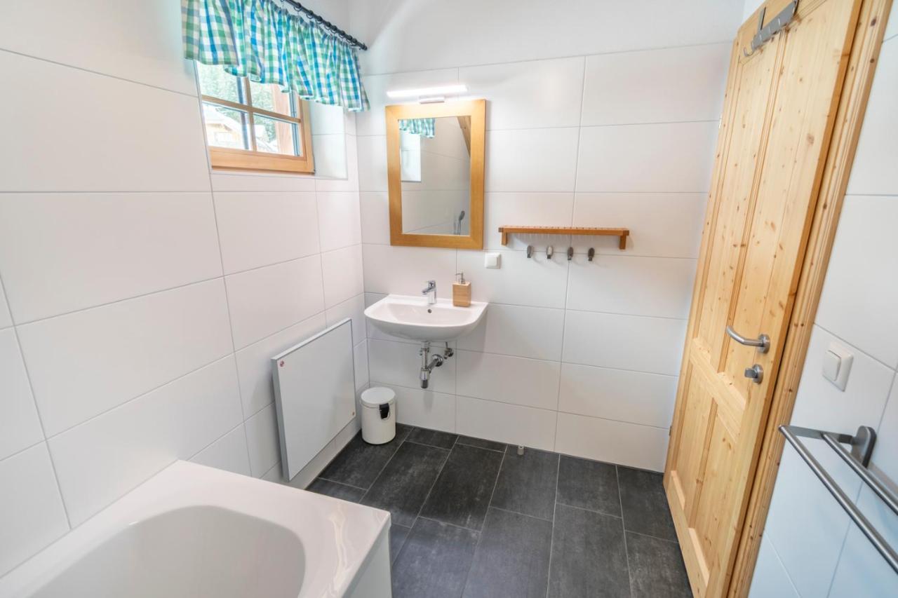 Vesely Svist Chalet Lachtal Buitenkant foto