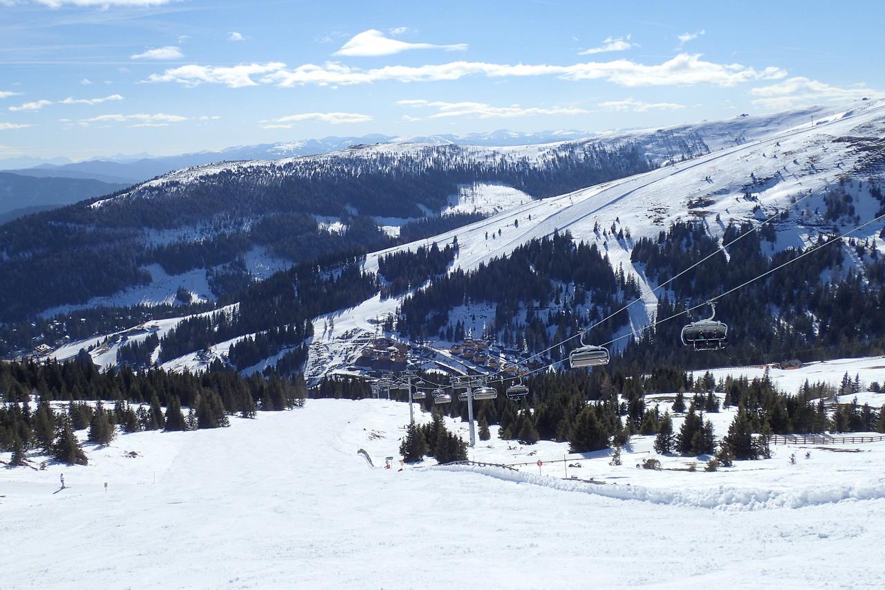 Vesely Svist Chalet Lachtal Buitenkant foto